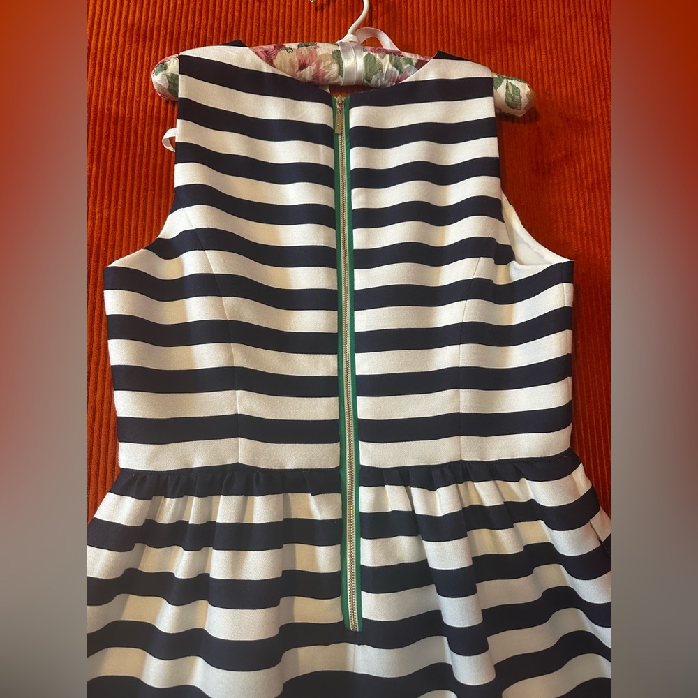 Classic Navy and Cream Striped Sleeveless Dress w/ Kelly Green Hem - Women’s 10 - Picture 6 of 7